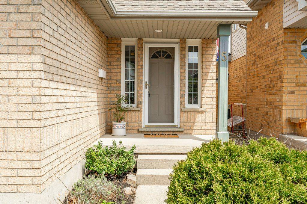 Guelph, ON N1L 1J9,5 Camm CRES