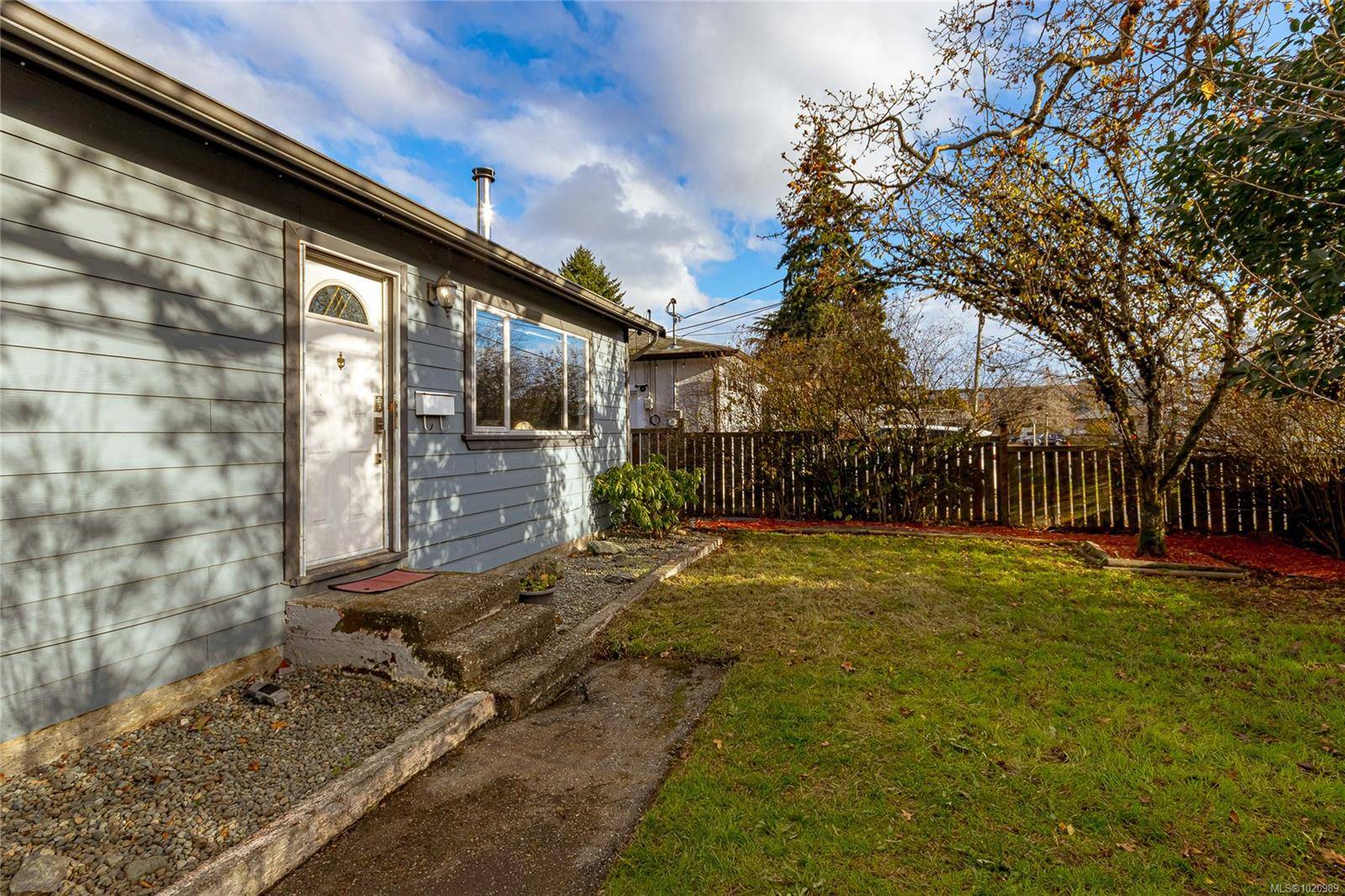 Langford, BC V9B 2T1,932 Bray Ave
