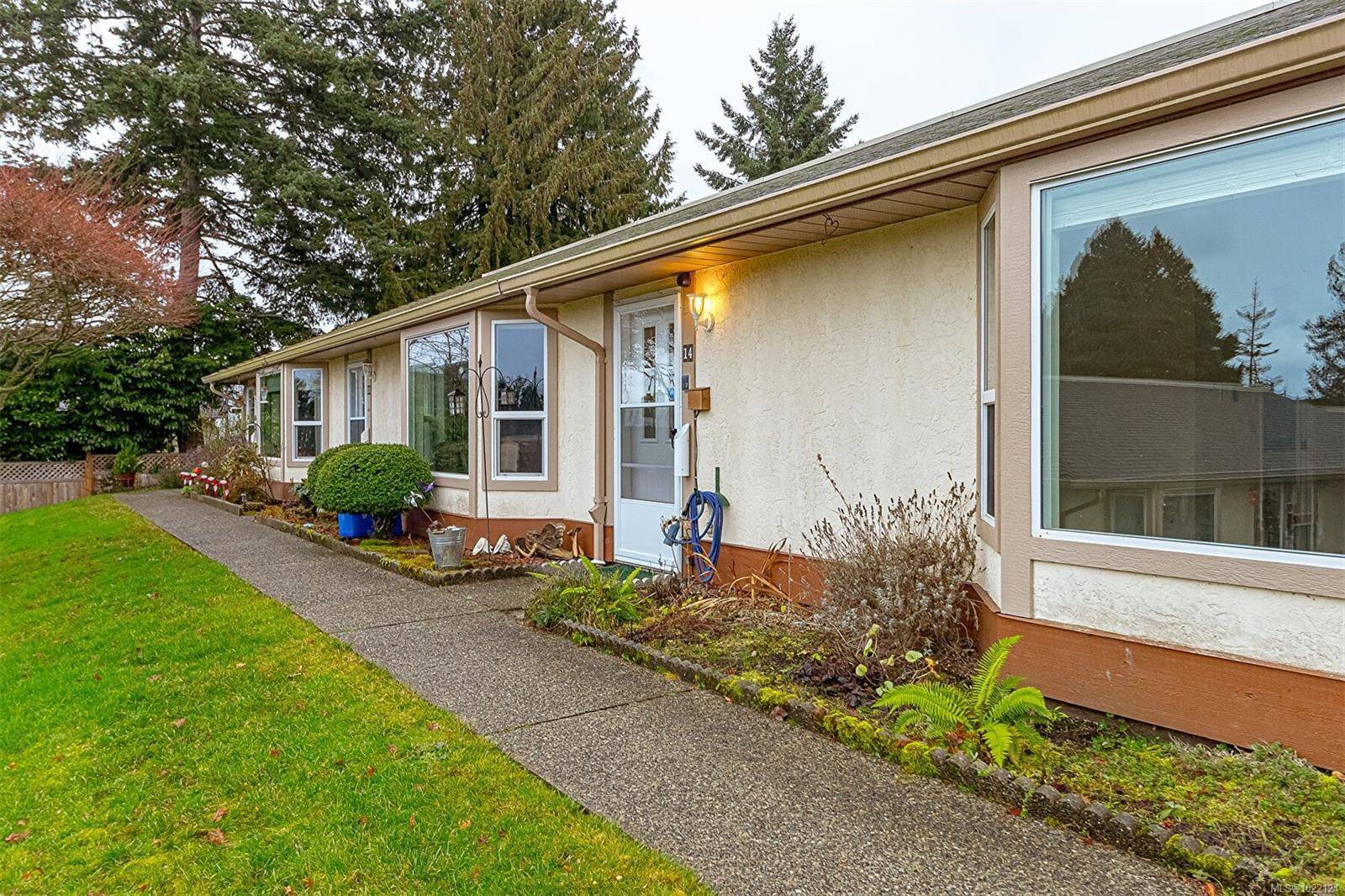 Parksville, BC V9P 1N4,100 Abbey Lane #14