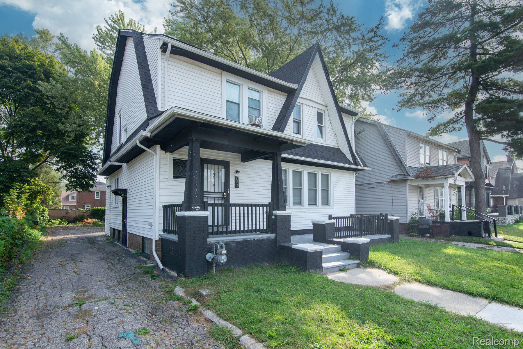 Detroit, MI 48215,326 Eastlawn ST