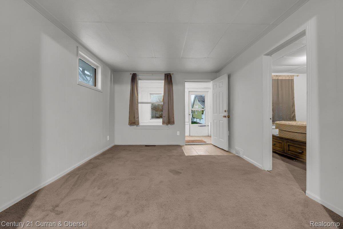 Ecorse, MI 48229,4524 5th ST