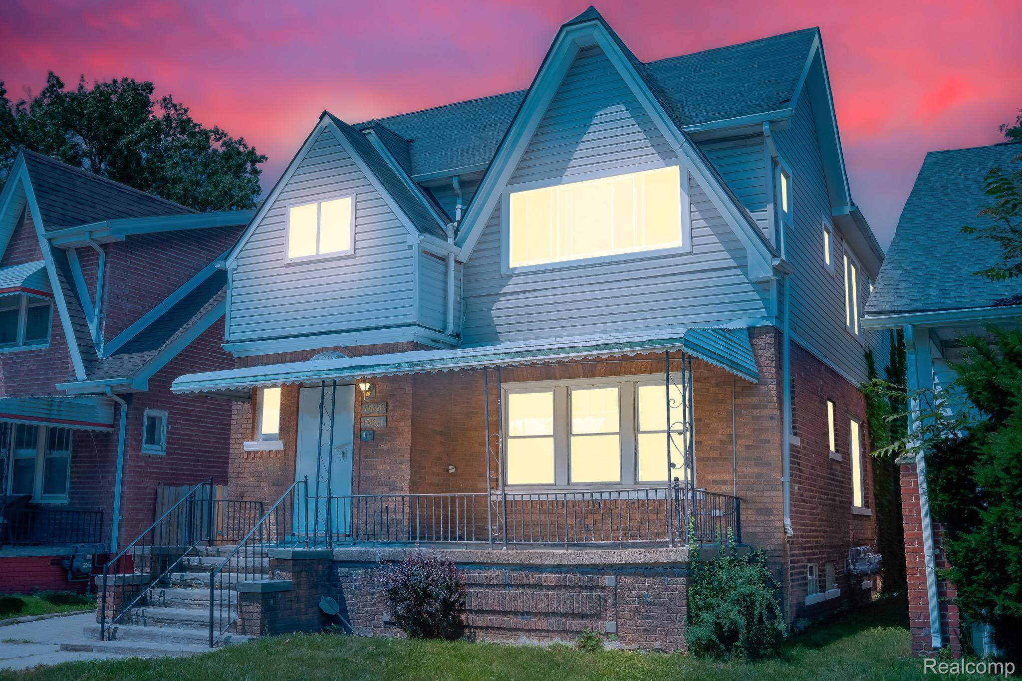 Detroit, MI 48238,15859 Cloverlawn ST