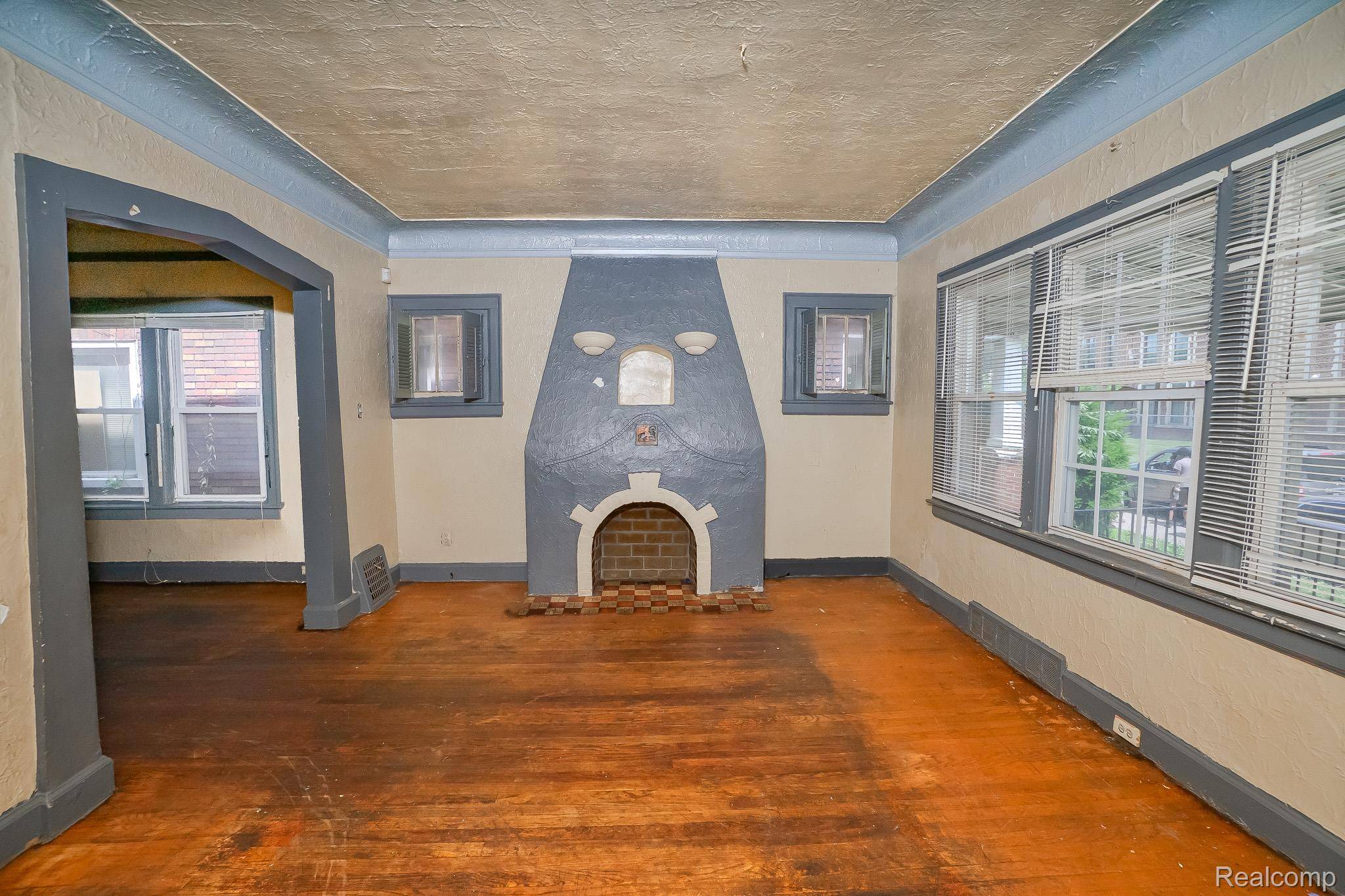 Detroit, MI 48238,15859 Cloverlawn ST