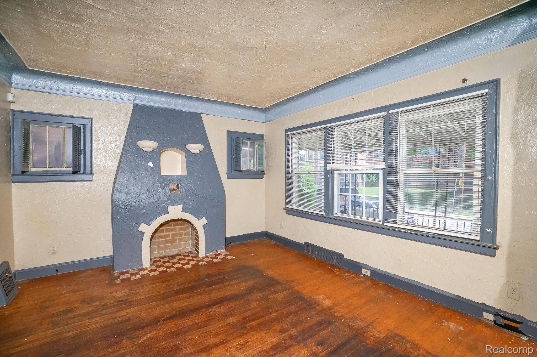 Detroit, MI 48238,15859 Cloverlawn ST