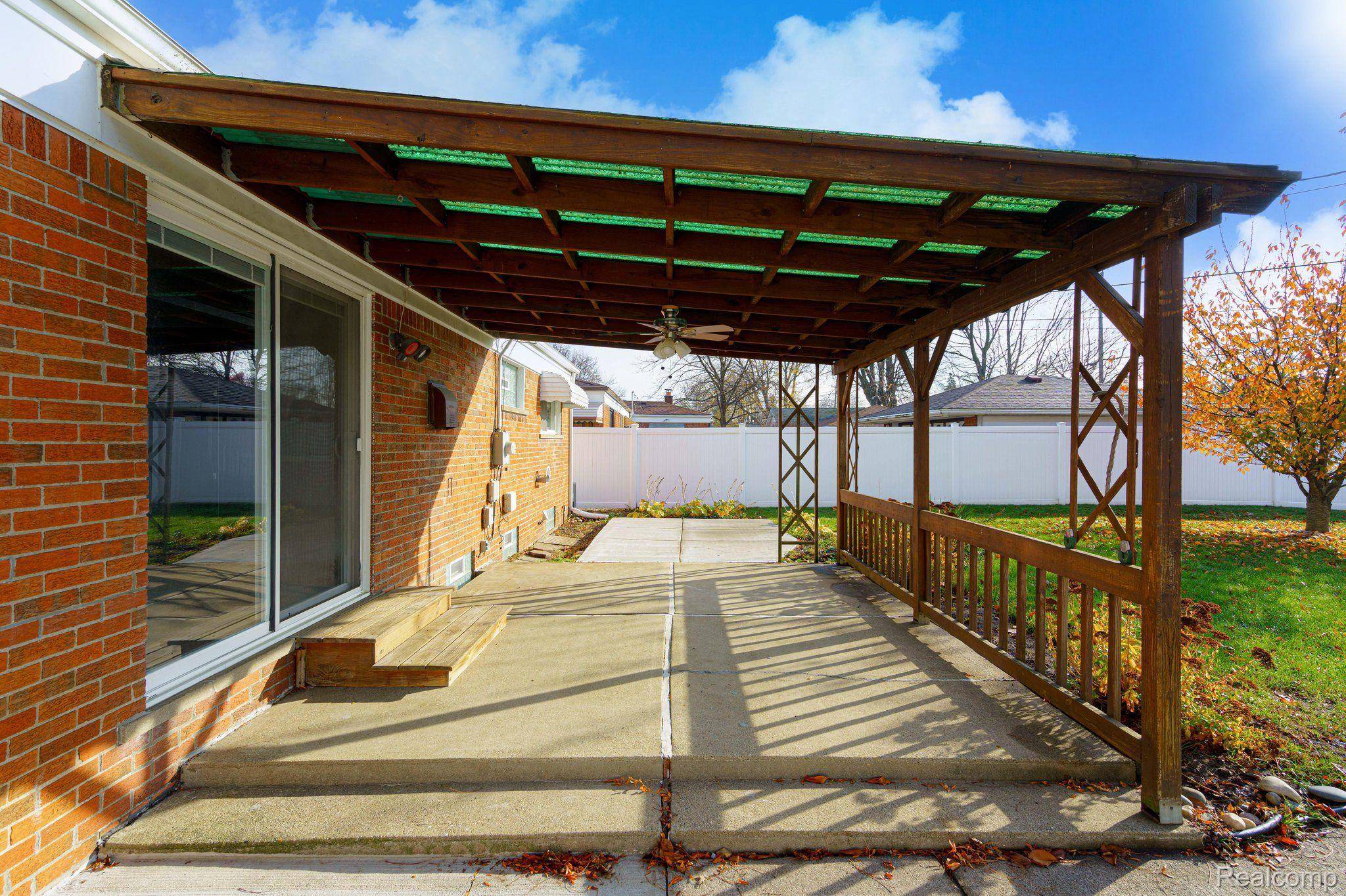 Warren, MI 48093,8318 CHRISTINE ST