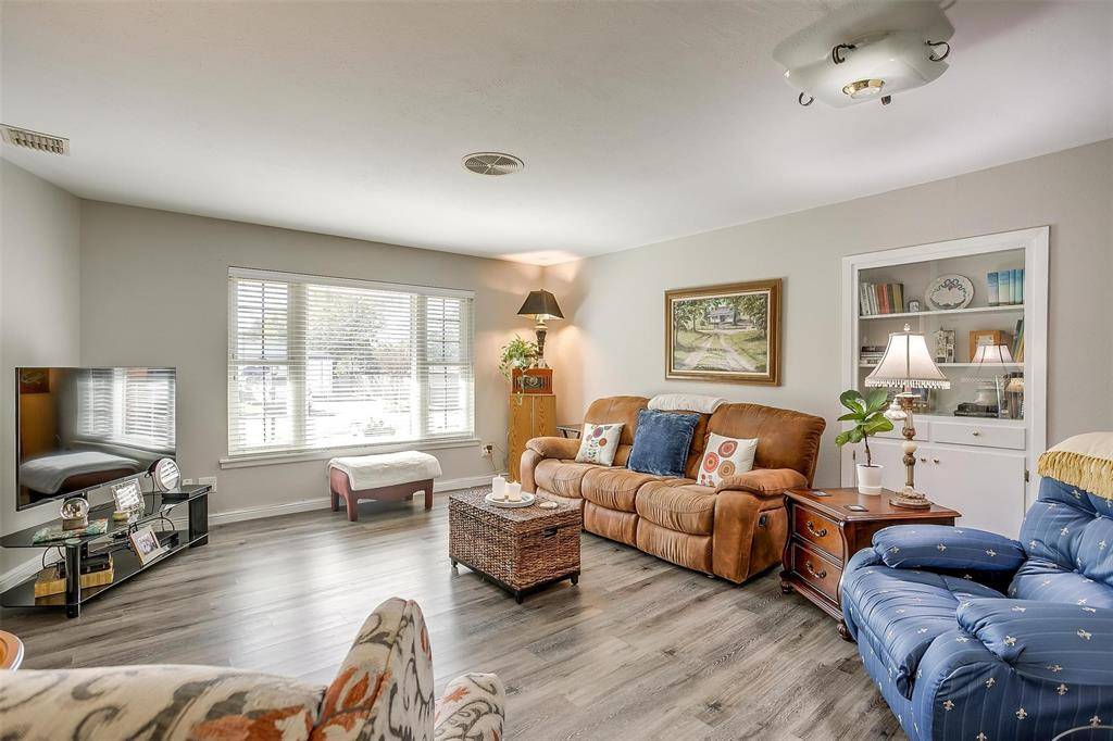 North Richland Hills, TX 76117,5805 Circular Drive