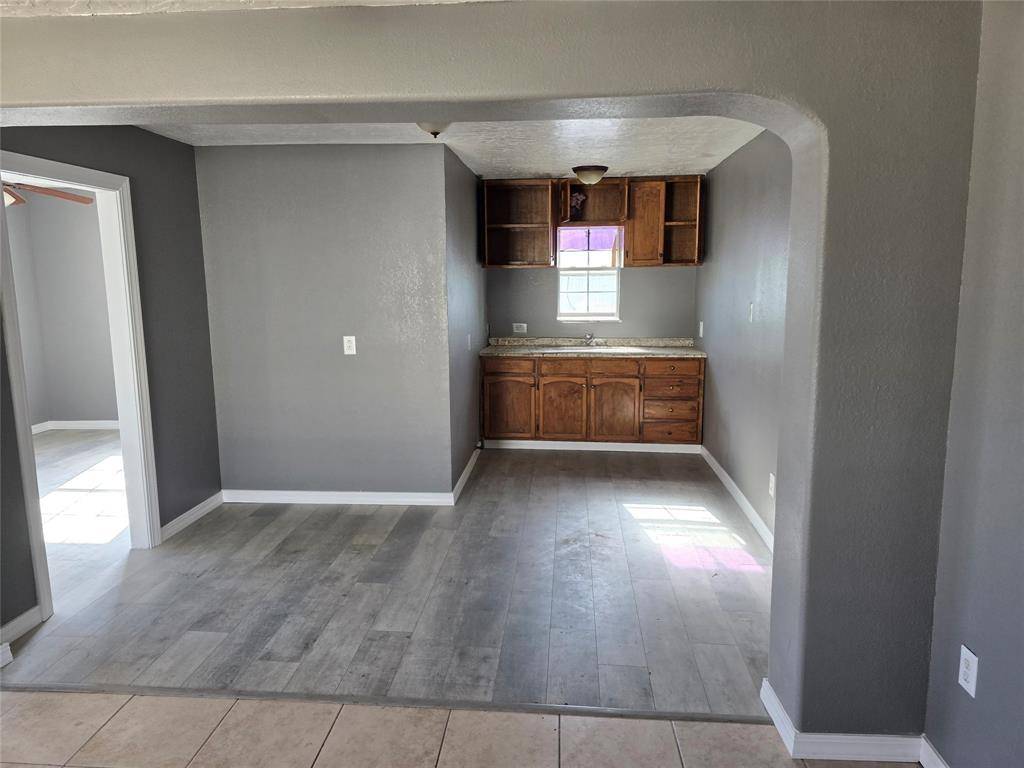 Andrews, TX 79714,309 NE 4th Street