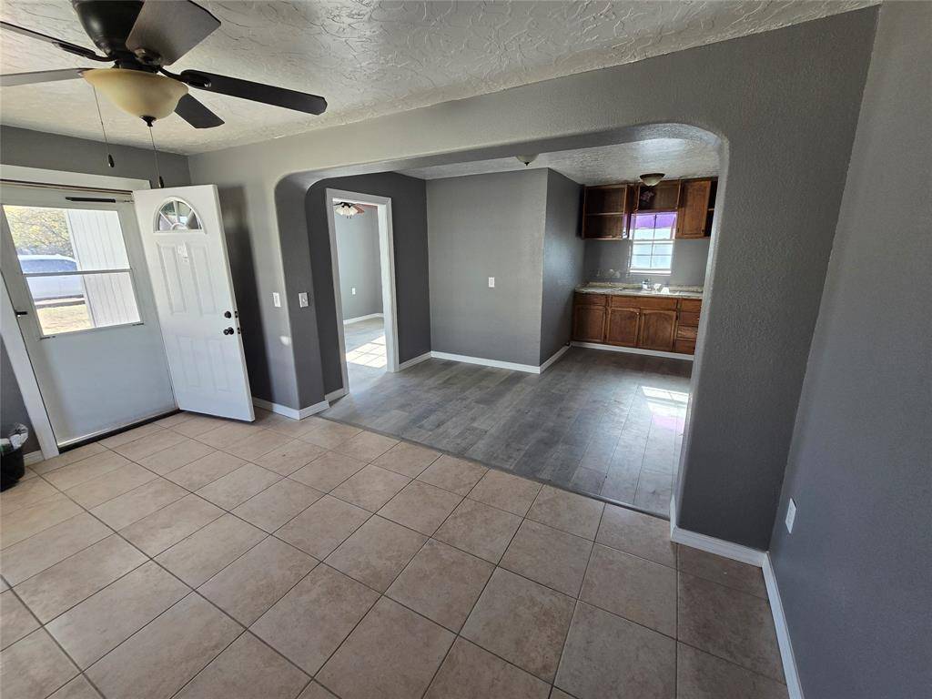 Andrews, TX 79714,309 NE 4th Street