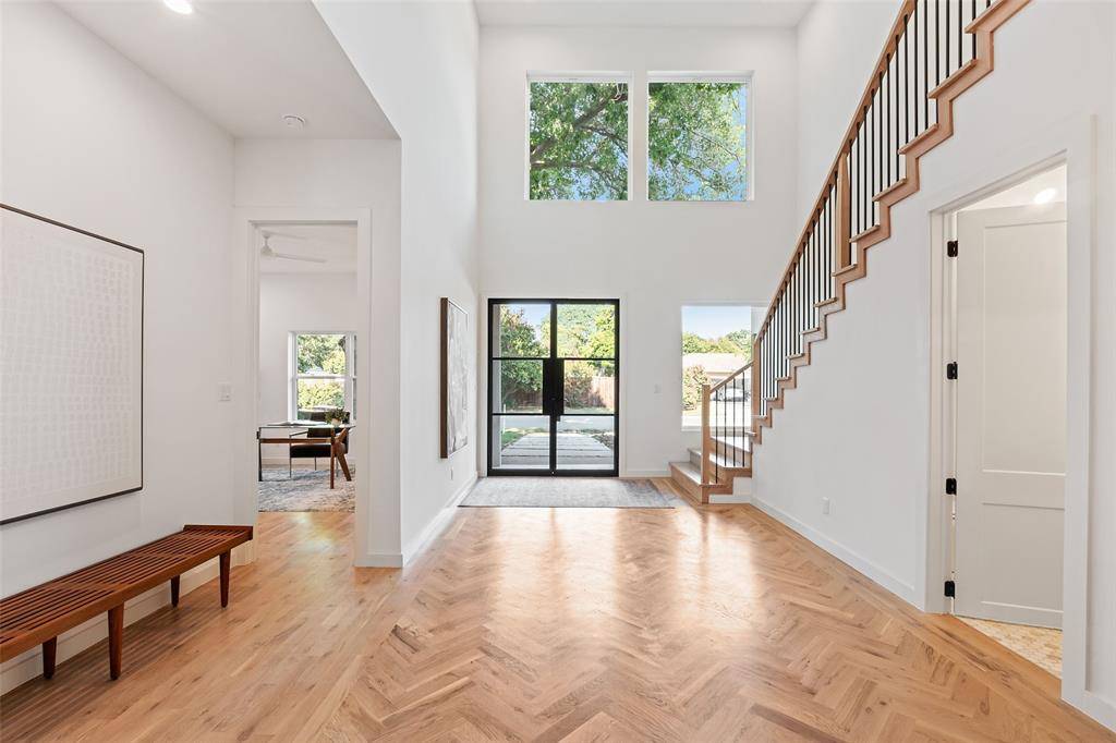 Dallas, TX 75229,10565 Cromwell Drive