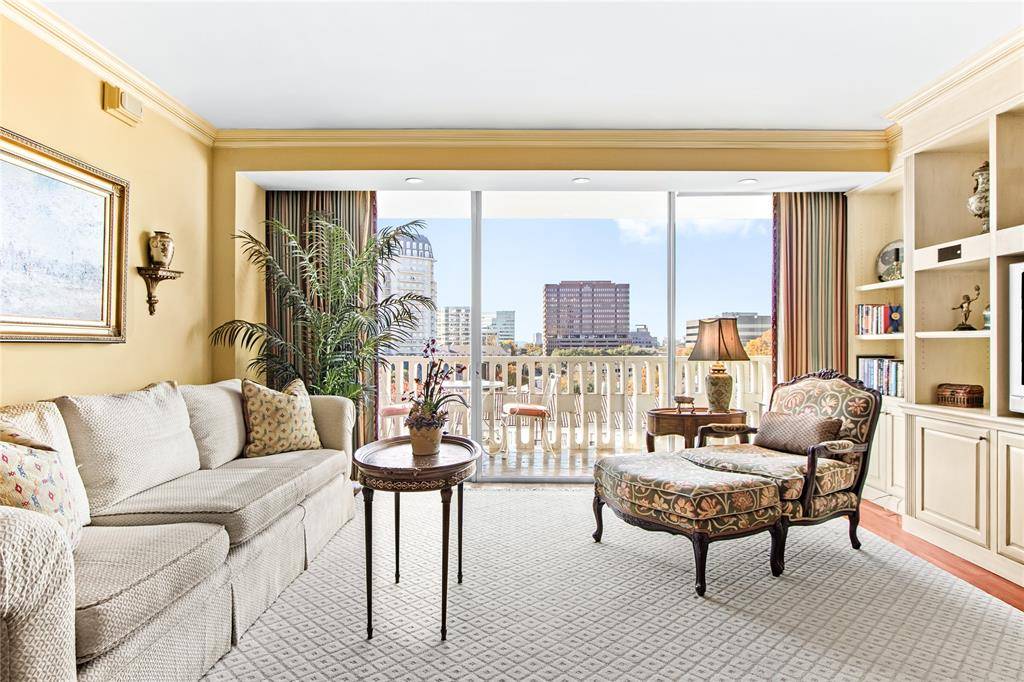 Dallas, TX 75219,3701 Turtle Creek Boulevard #8BF