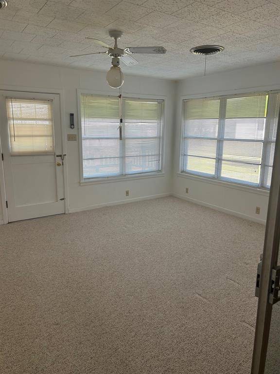 Mexia, TX 76667,910 Varella