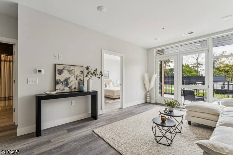 Roselle Park Boro, NJ 07204,140 W Webster Ave #201