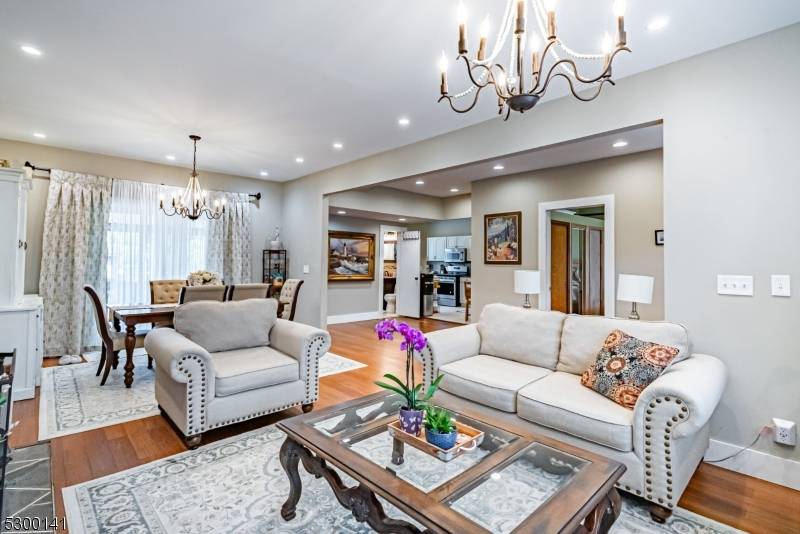 Caldwell Boro Twp., NJ 07006,8 Kirkwood Pl #1