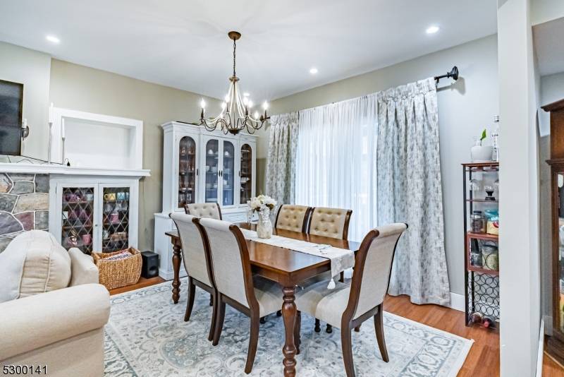 Caldwell Boro Twp., NJ 07006,8 Kirkwood Pl #1