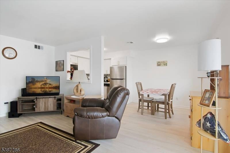 Clifton City, NJ 07011,1004 Unicorn Way #2