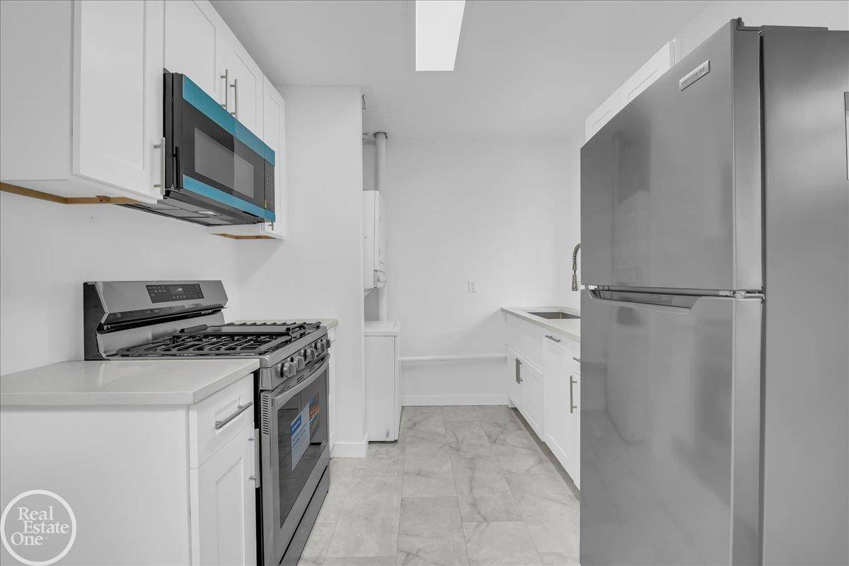 Hazel Park, MI 48030,23108 Pilgrim AVE