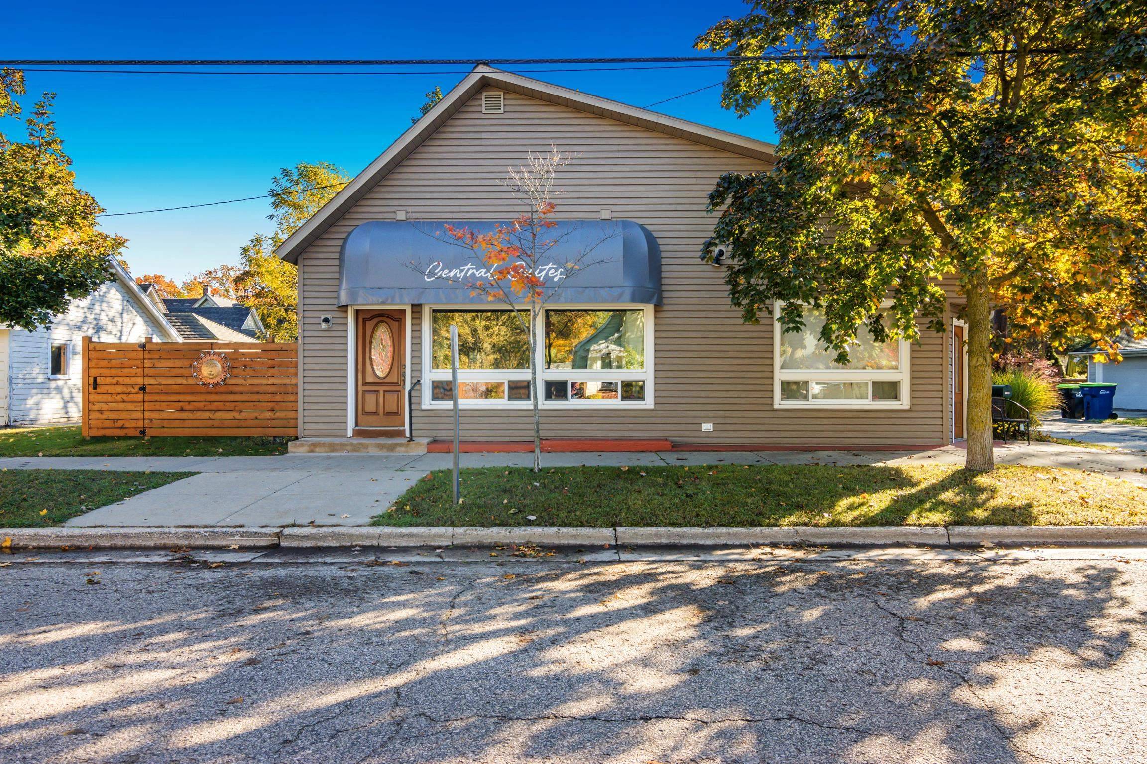 709 Wadsworth ST, Traverse City, MI 49684