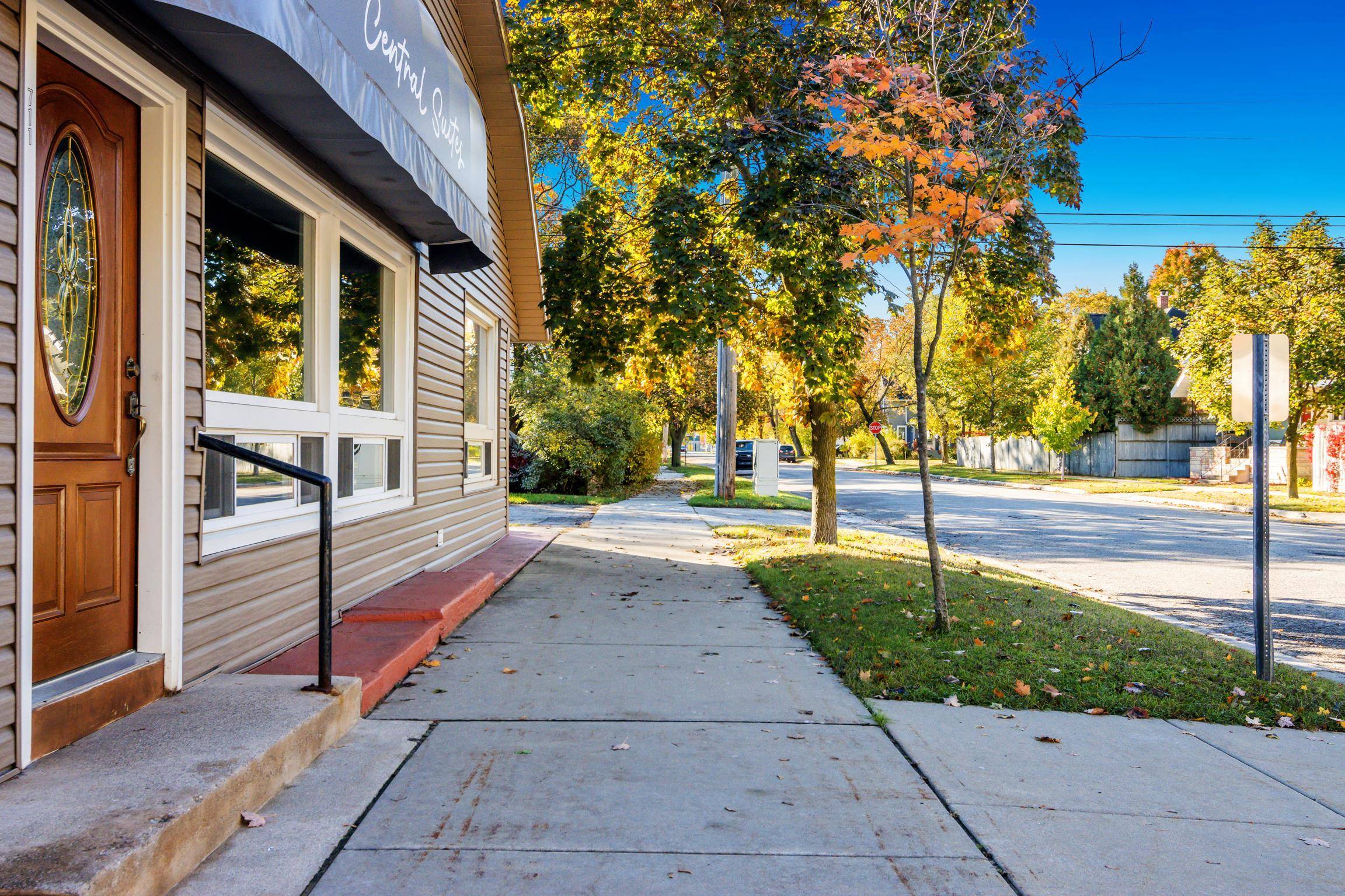 709 Wadsworth ST, Traverse City, MI 49684