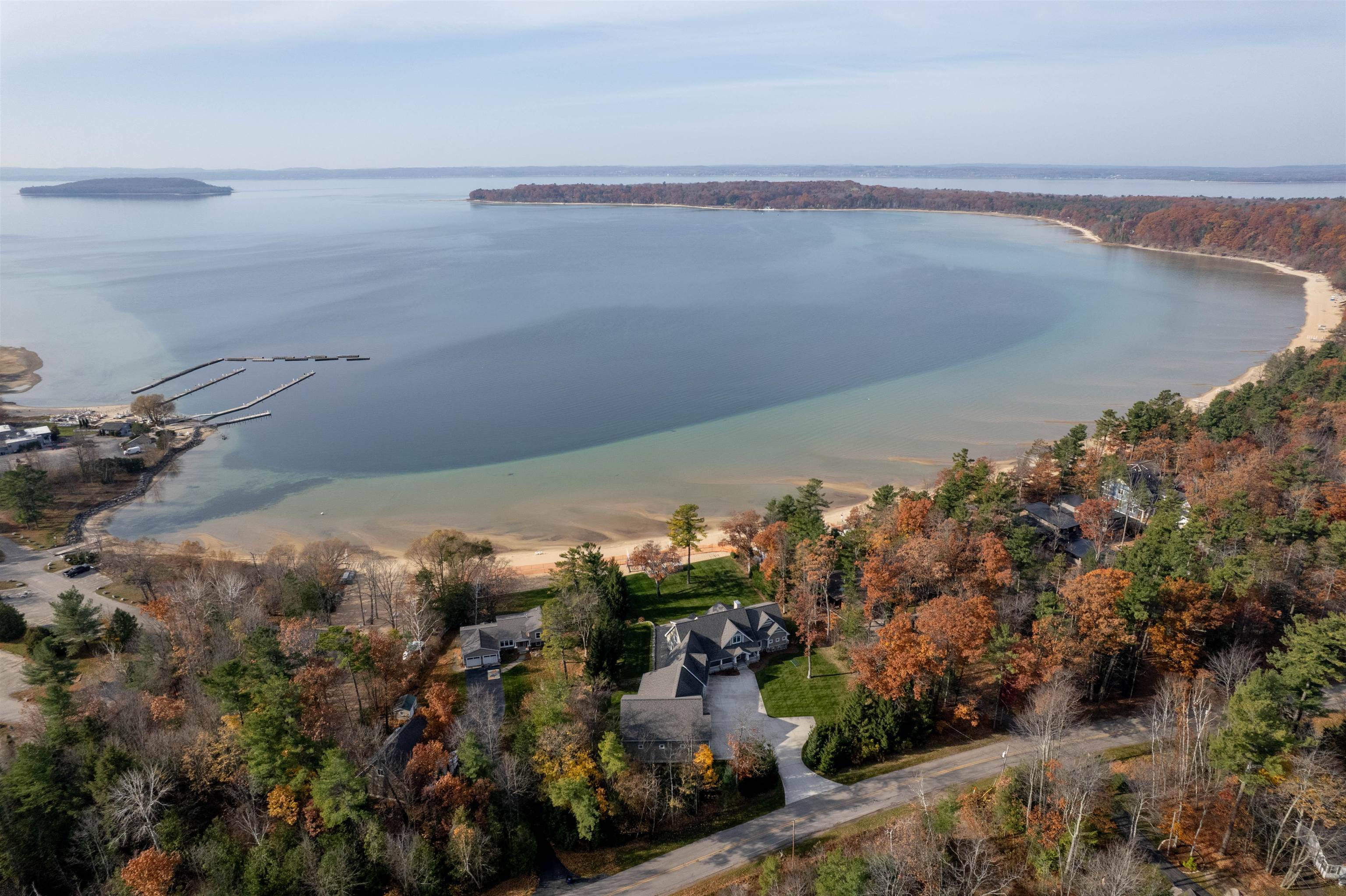 Traverse City, MI 49686,2905 Neahtawanta RD