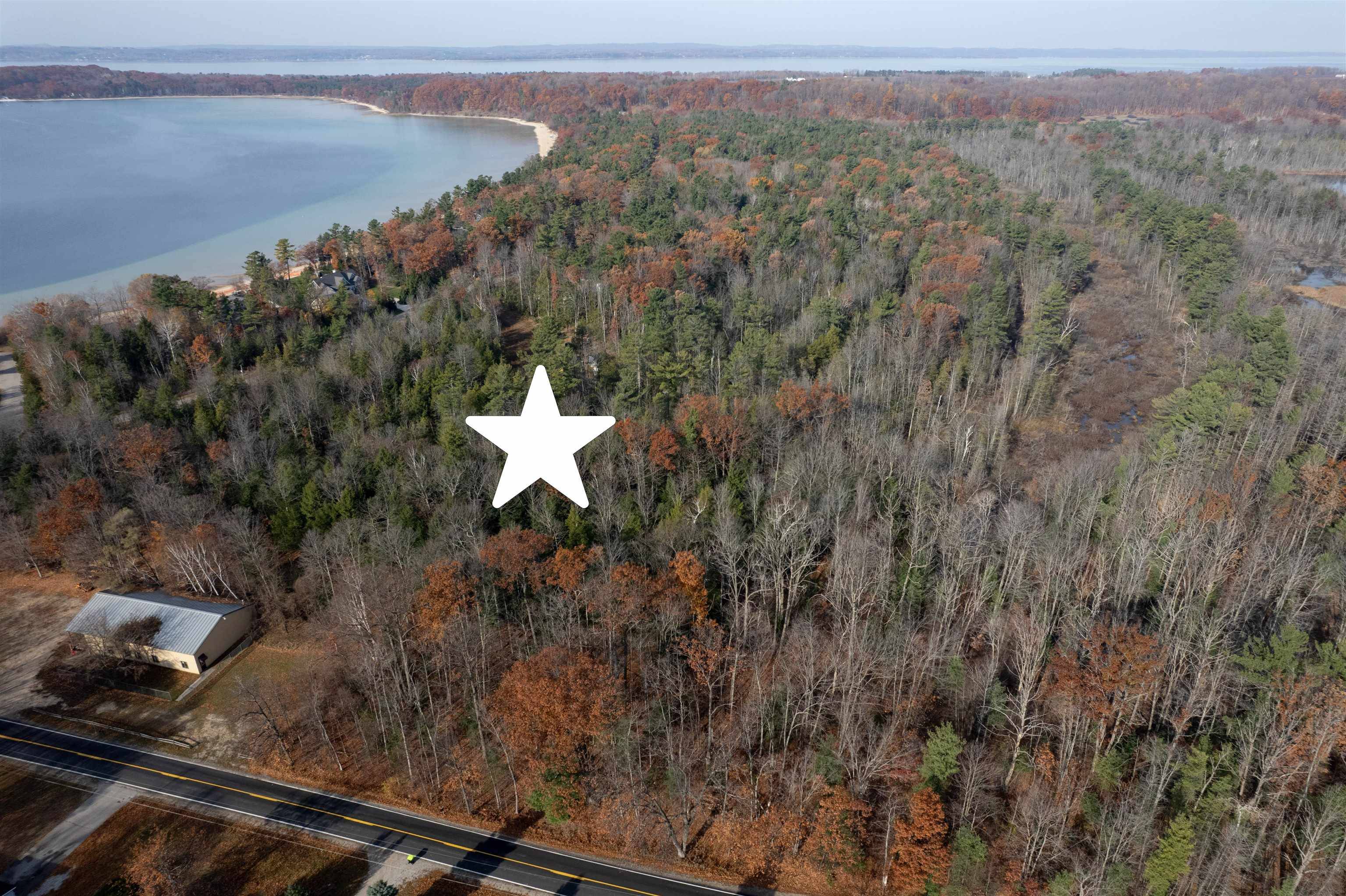 Traverse City, MI 49686,2905 Neahtawanta RD