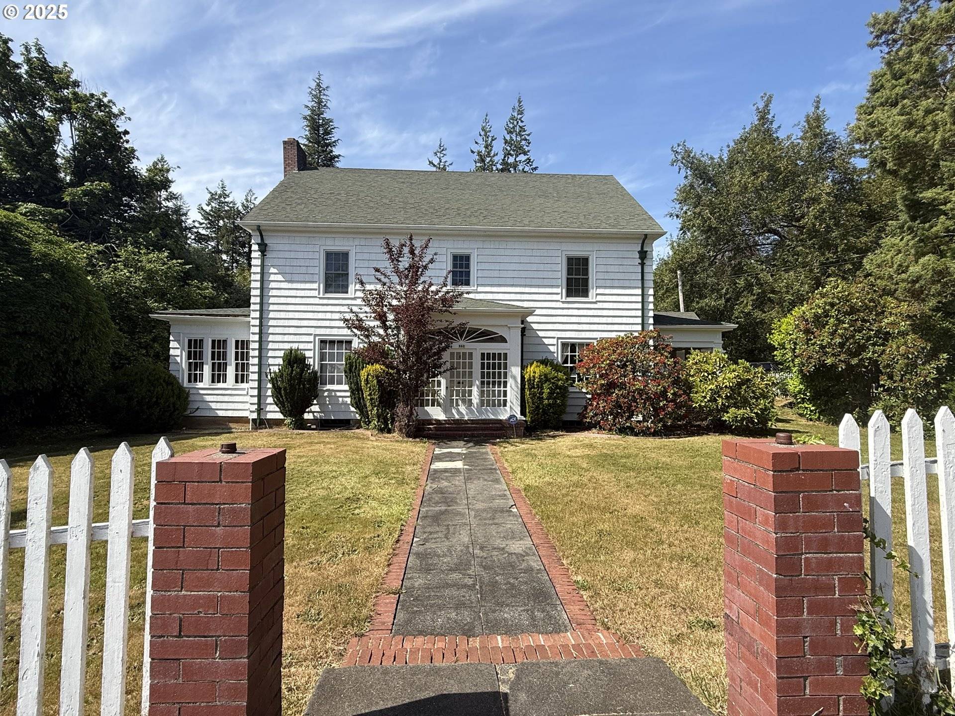 Coquille, OR 97423,880 E 2ND ST