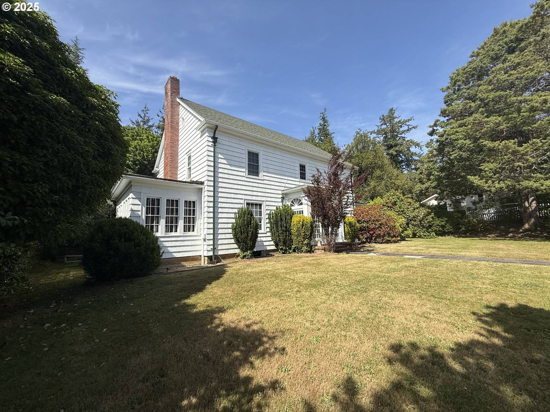 Coquille, OR 97423,880 E 2ND ST