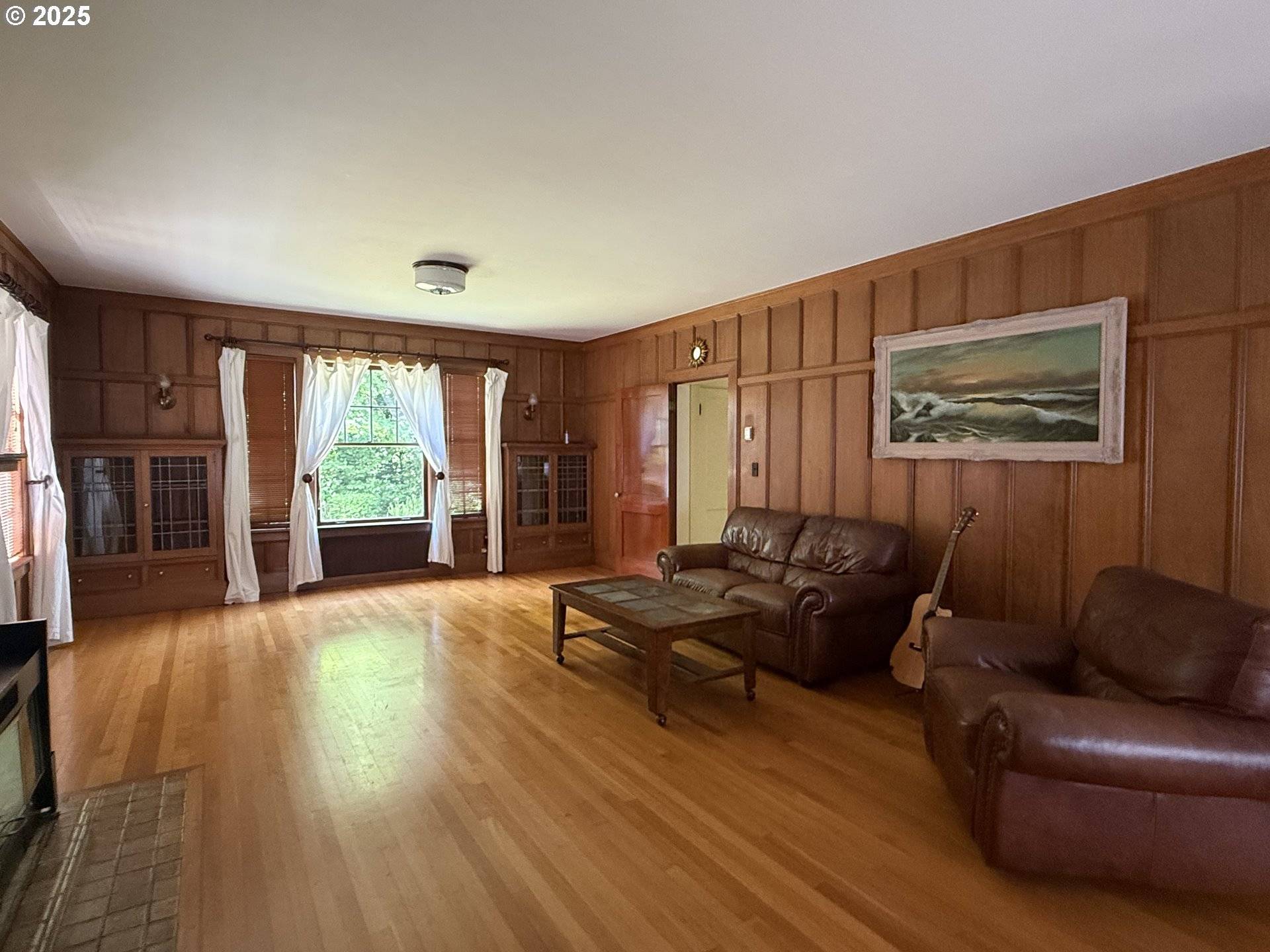 Coquille, OR 97423,880 E 2ND ST