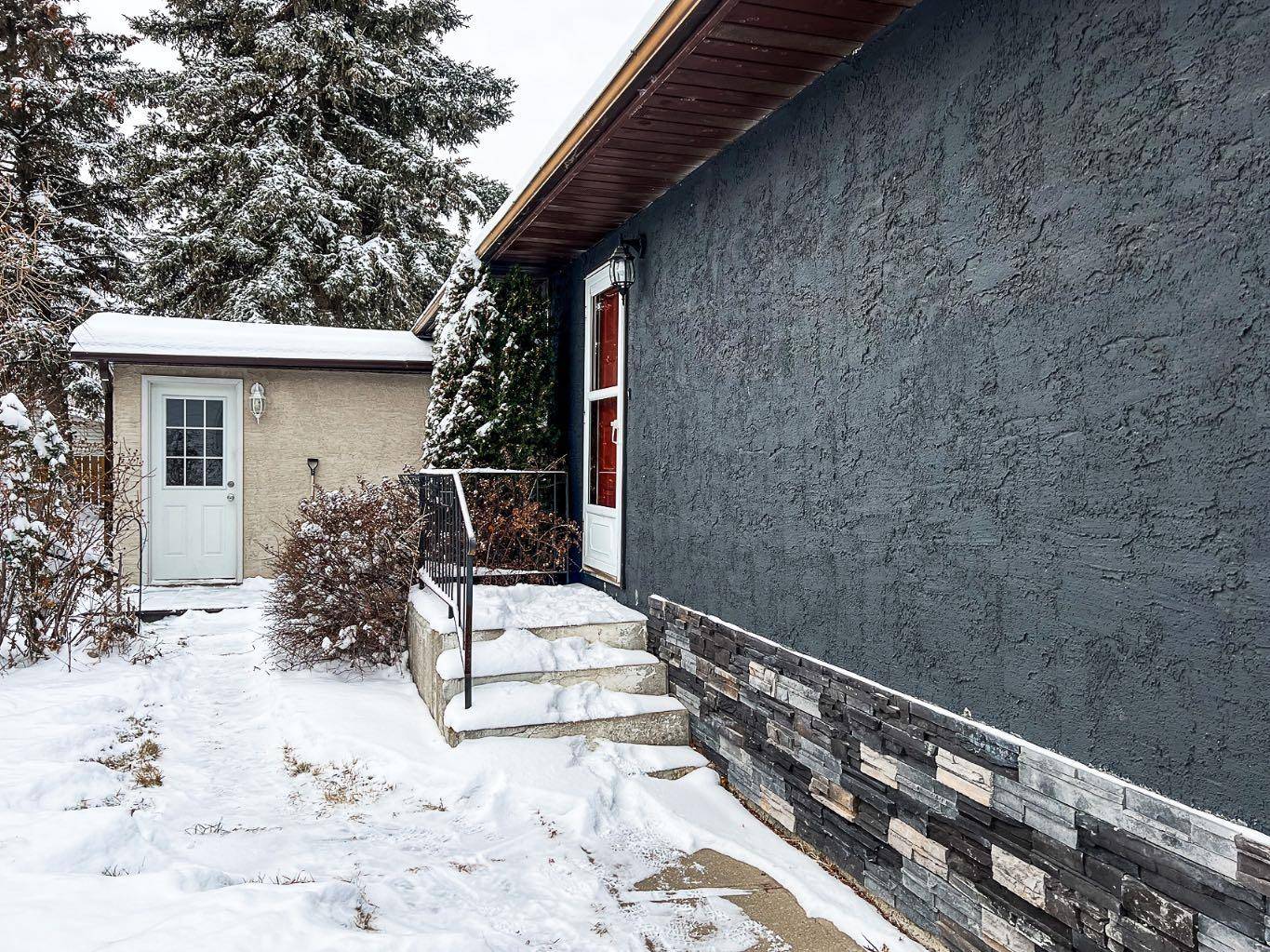 Grande Prairie, AB T8V 5Y8,9423 125 AVE