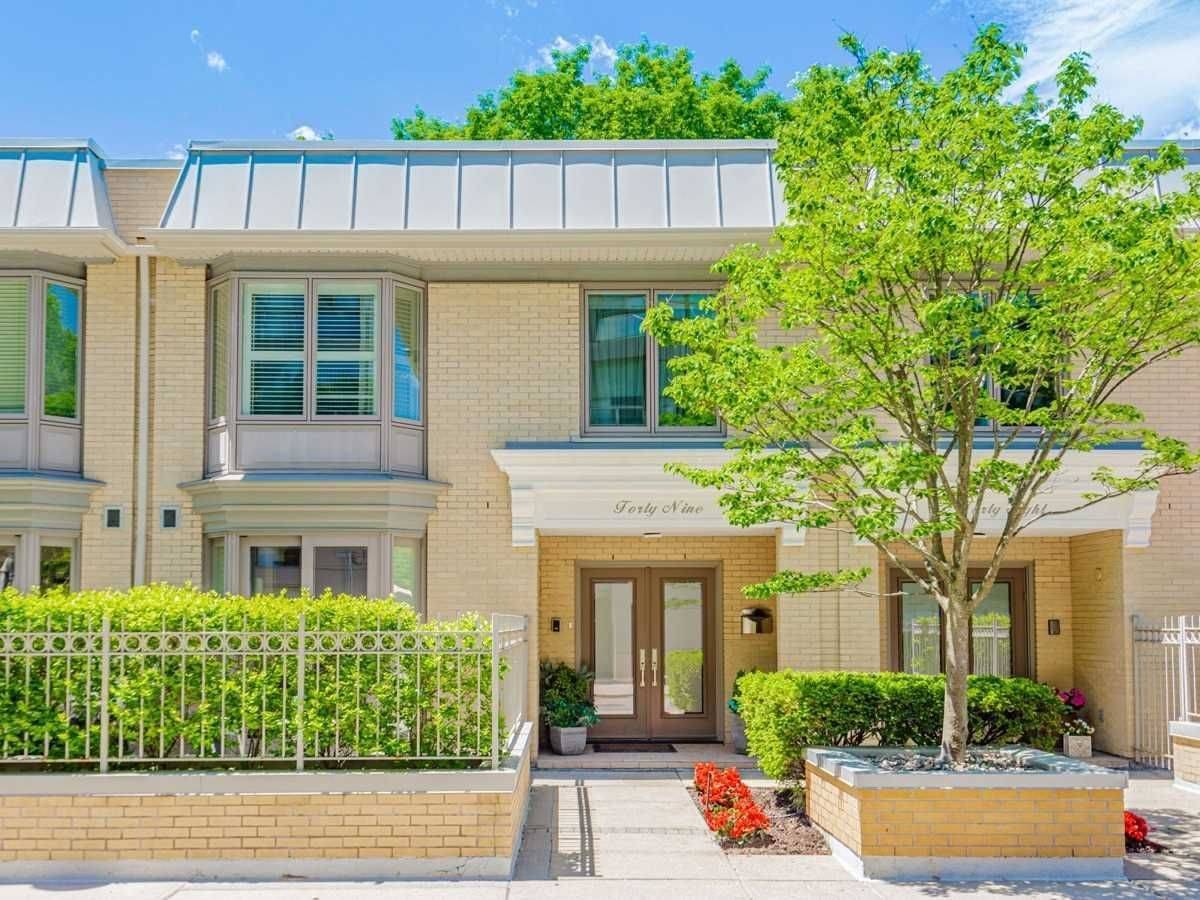 Toronto C03, ON M5P 3L7,49 Lower Village Gate