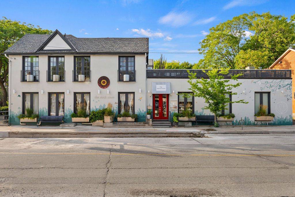 Toronto C02, ON M5S 2M4,169 Brunswick AVE