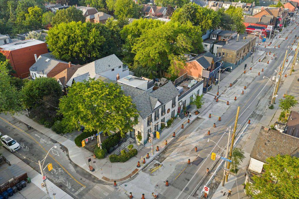 Toronto C02, ON M5S 2M4,169 Brunswick AVE