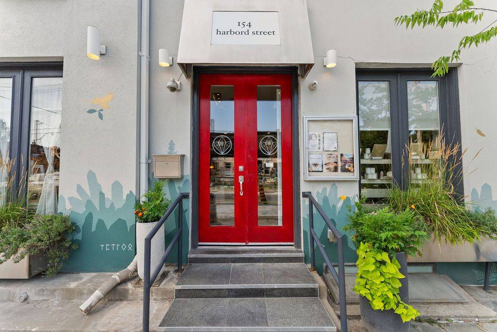 Toronto C02, ON M5S 2M4,169 Brunswick AVE