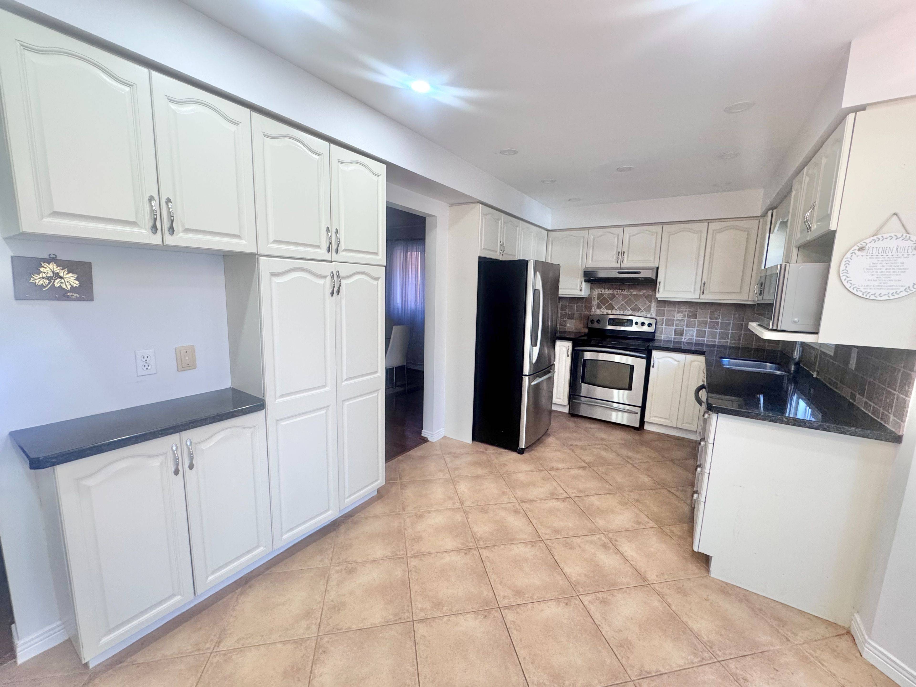 Clarington, ON L1E 2X3,2 Fieldcrest AVE