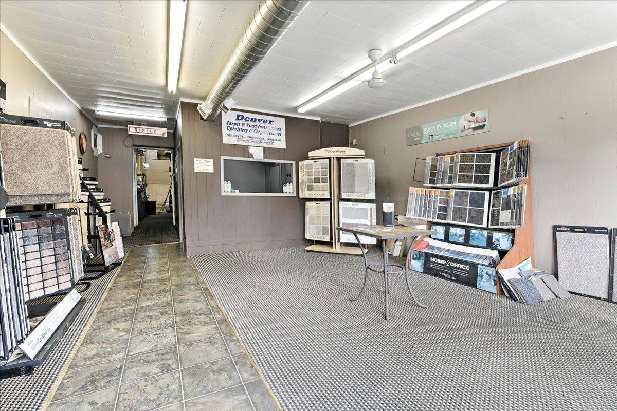 Oshawa, ON L1G 5C2,174 Mary ST N