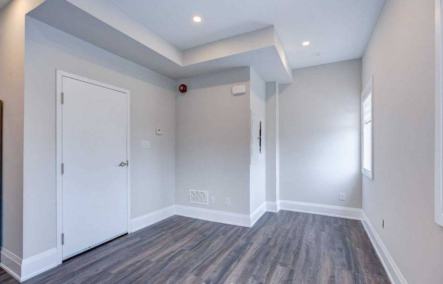 Toronto E06, ON M1N 1N7,6 Kalmar AVE #6