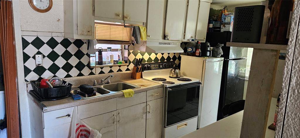 Hallandale Beach, FL 33009,216 NW 7th Ct