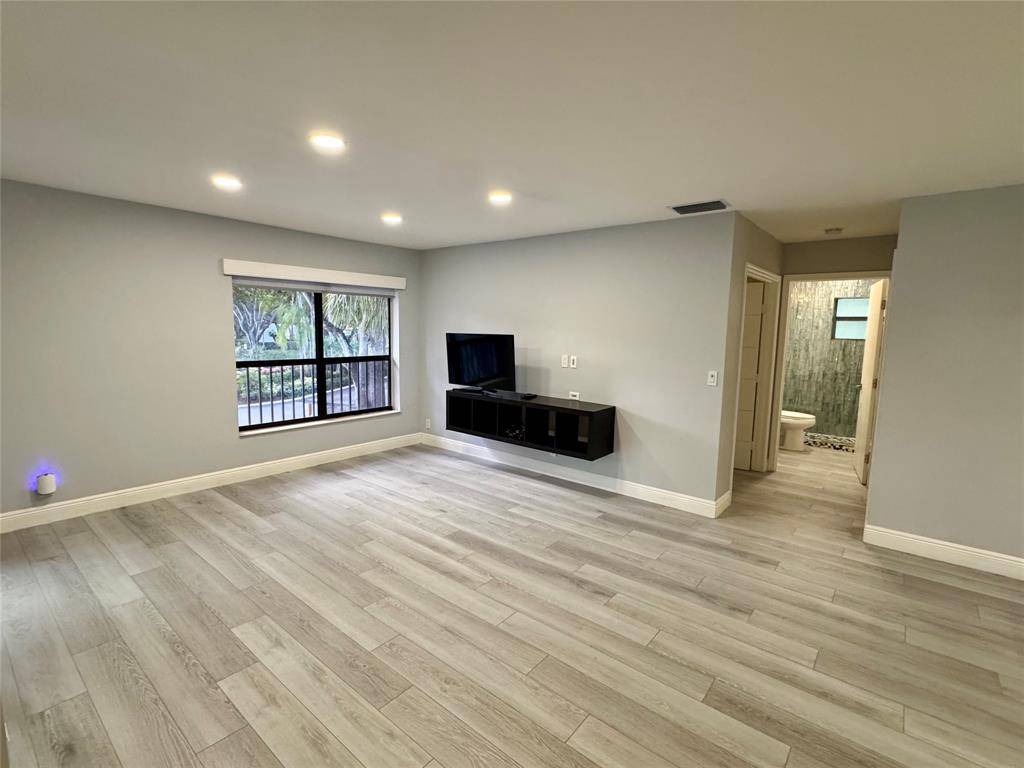 Coconut Creek, FL 33066,4174 Carambola Cir #4174