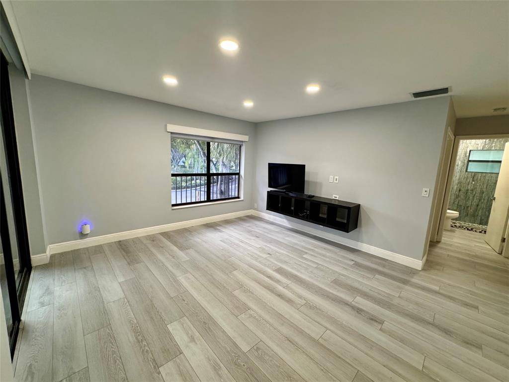 Coconut Creek, FL 33066,4174 Carambola Cir #4174