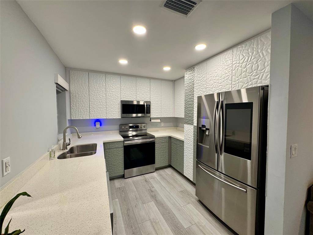 Coconut Creek, FL 33066,4174 Carambola Cir #4174