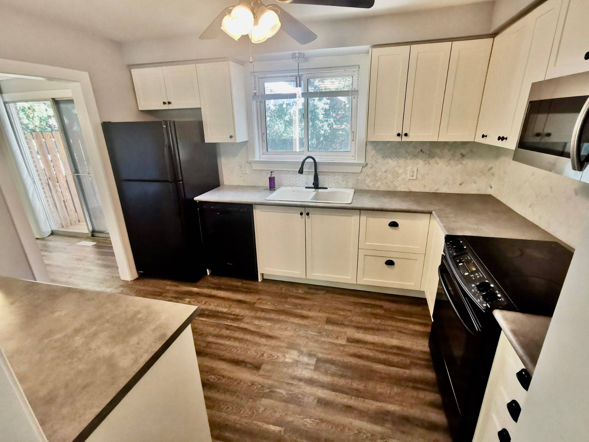 Essa, ON L0M 1B0,17 Larkdale CRES