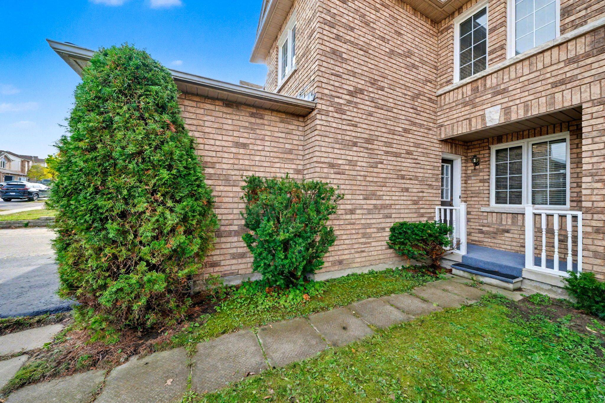 Barrie, ON L4N 9Y7,56 Hawthorne CRES