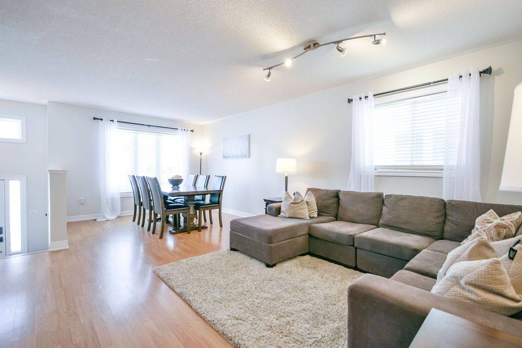 Barrie, ON L4N 8B1,60 LEGGOTT AVE