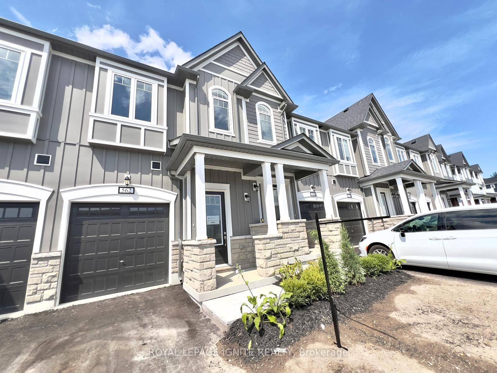 Midland, ON L4R 0J1,562 Hudson CRES