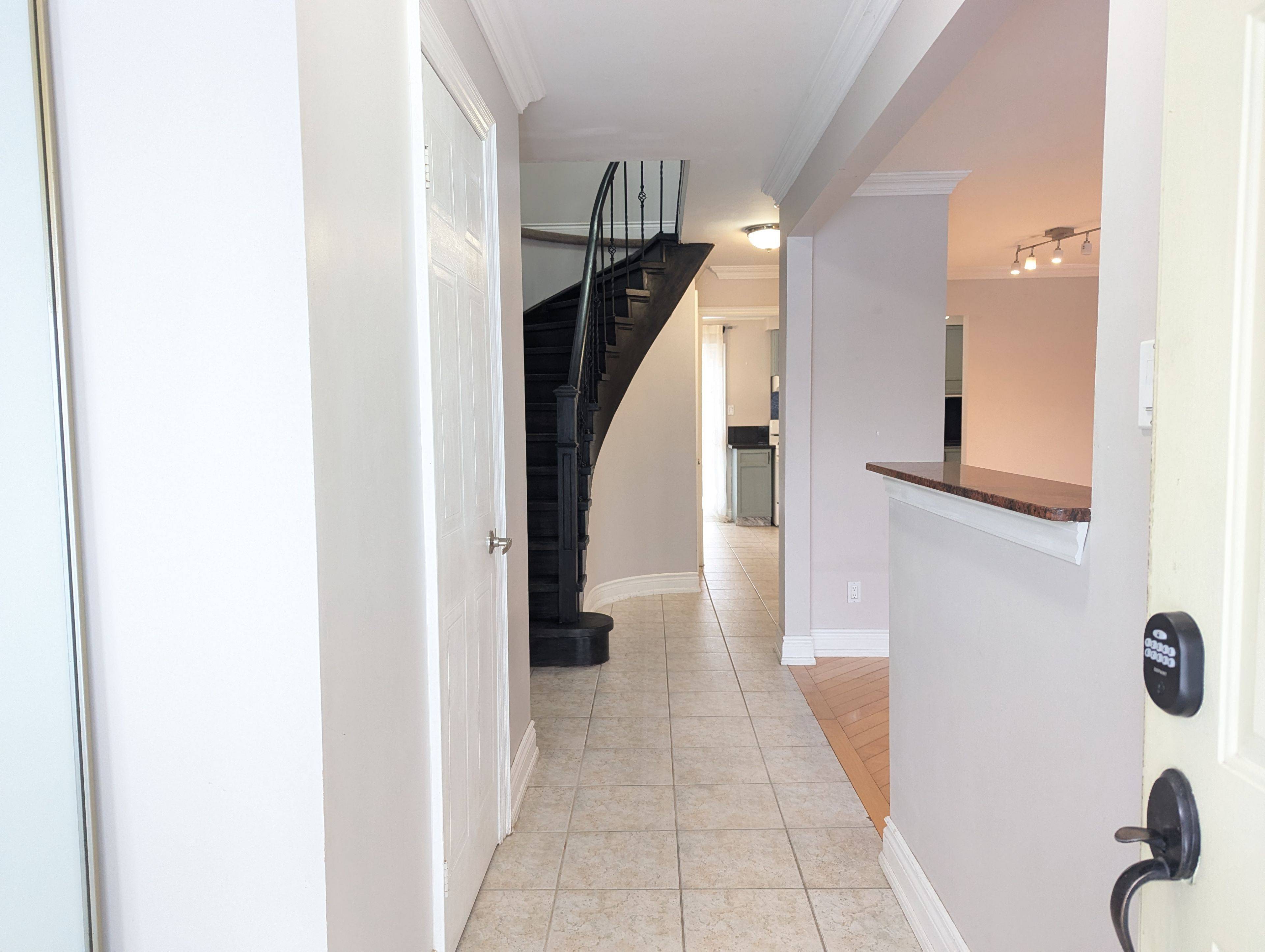 Mississauga, ON L5C 4J3,4179 Melia DR