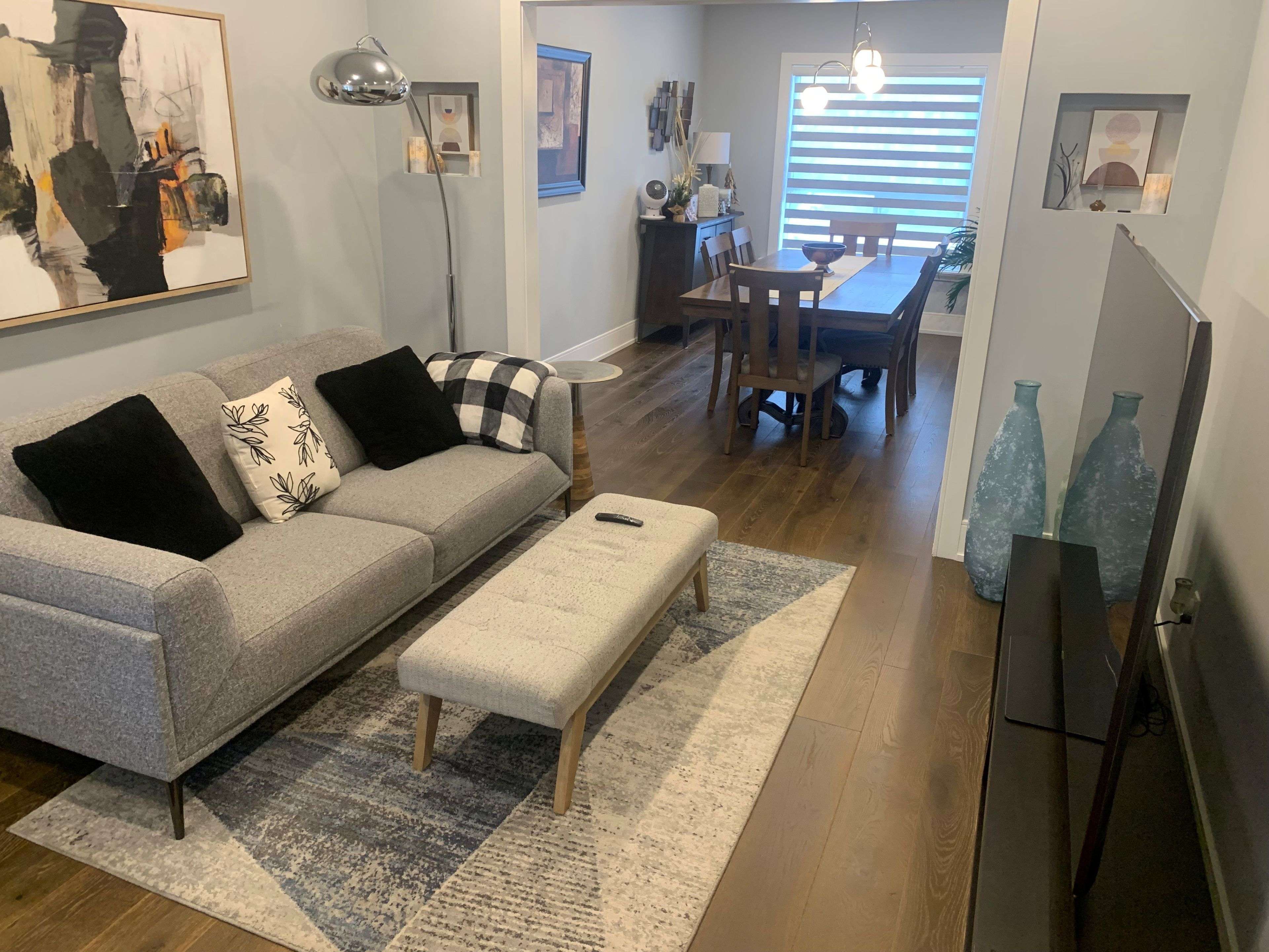 Mississauga, ON L5V 2J3,878 Blyleven BLVD