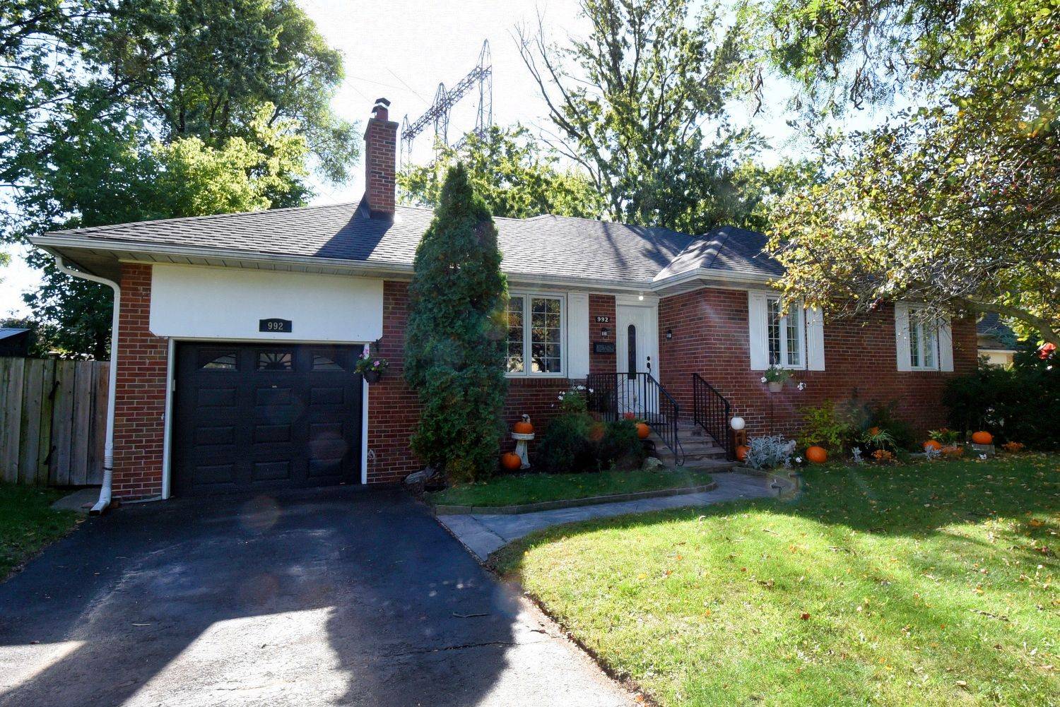 Mississauga, ON L4Y 1J2,992 Baldwin RD