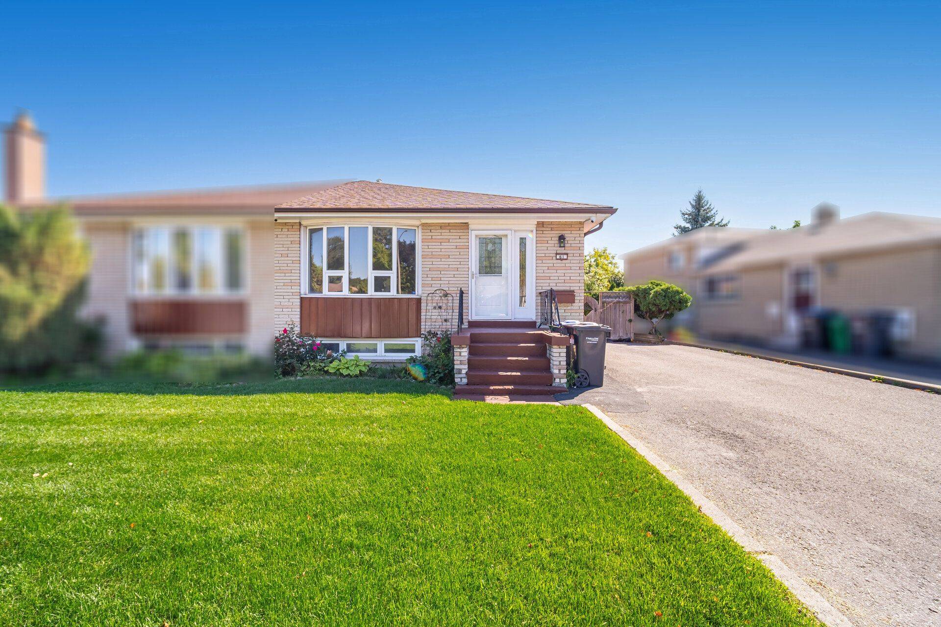 Brampton, ON L6T 1H1,61 Avondale BLVD