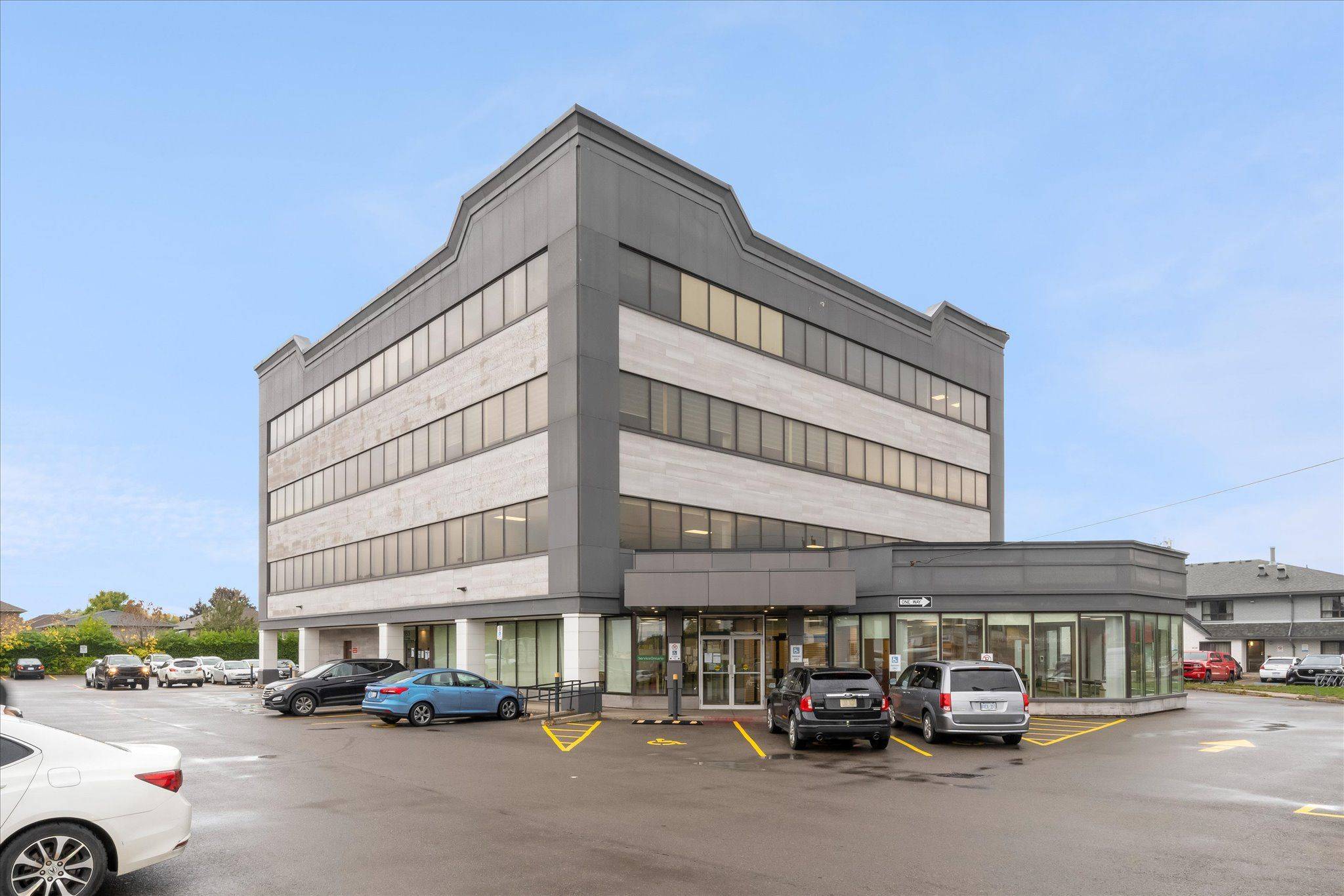 Hamilton, ON L8E 1H8,163 Centennial Pkwy N ##300