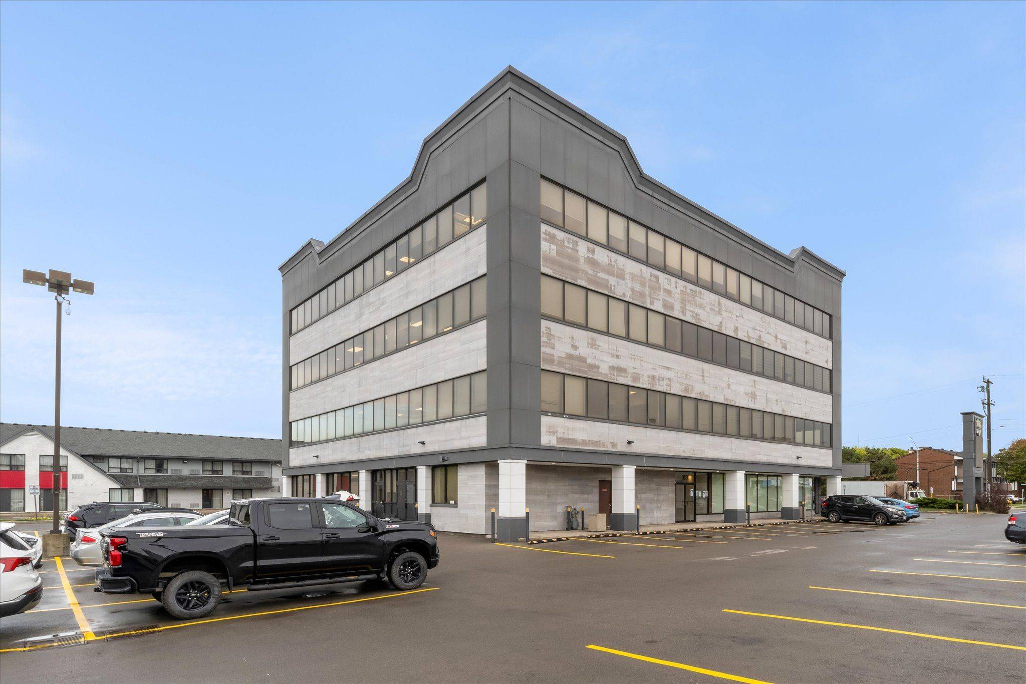 Hamilton, ON L8E 1H8,163 Centennial Pkwy N ##300