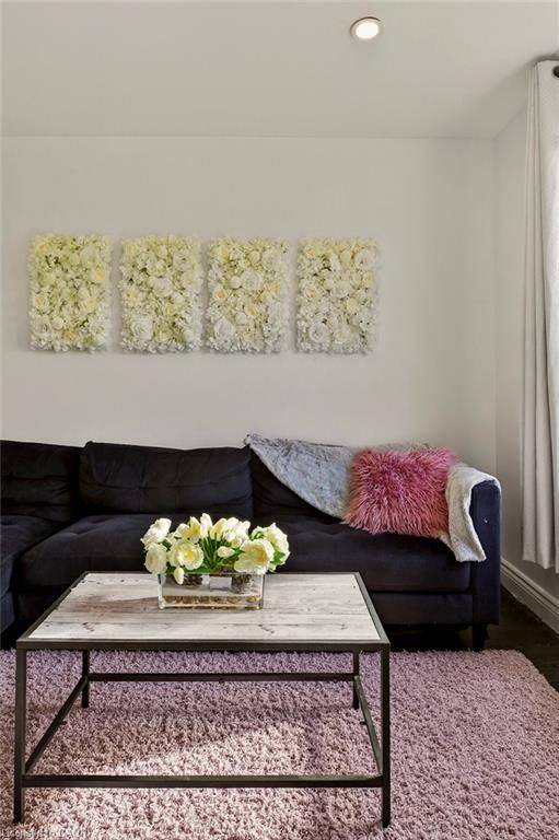 Hamilton, ON L8H 2E7,163 Hope AVE